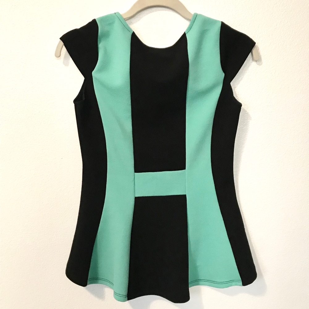 Form fitting flare top - Picture 2 of 2